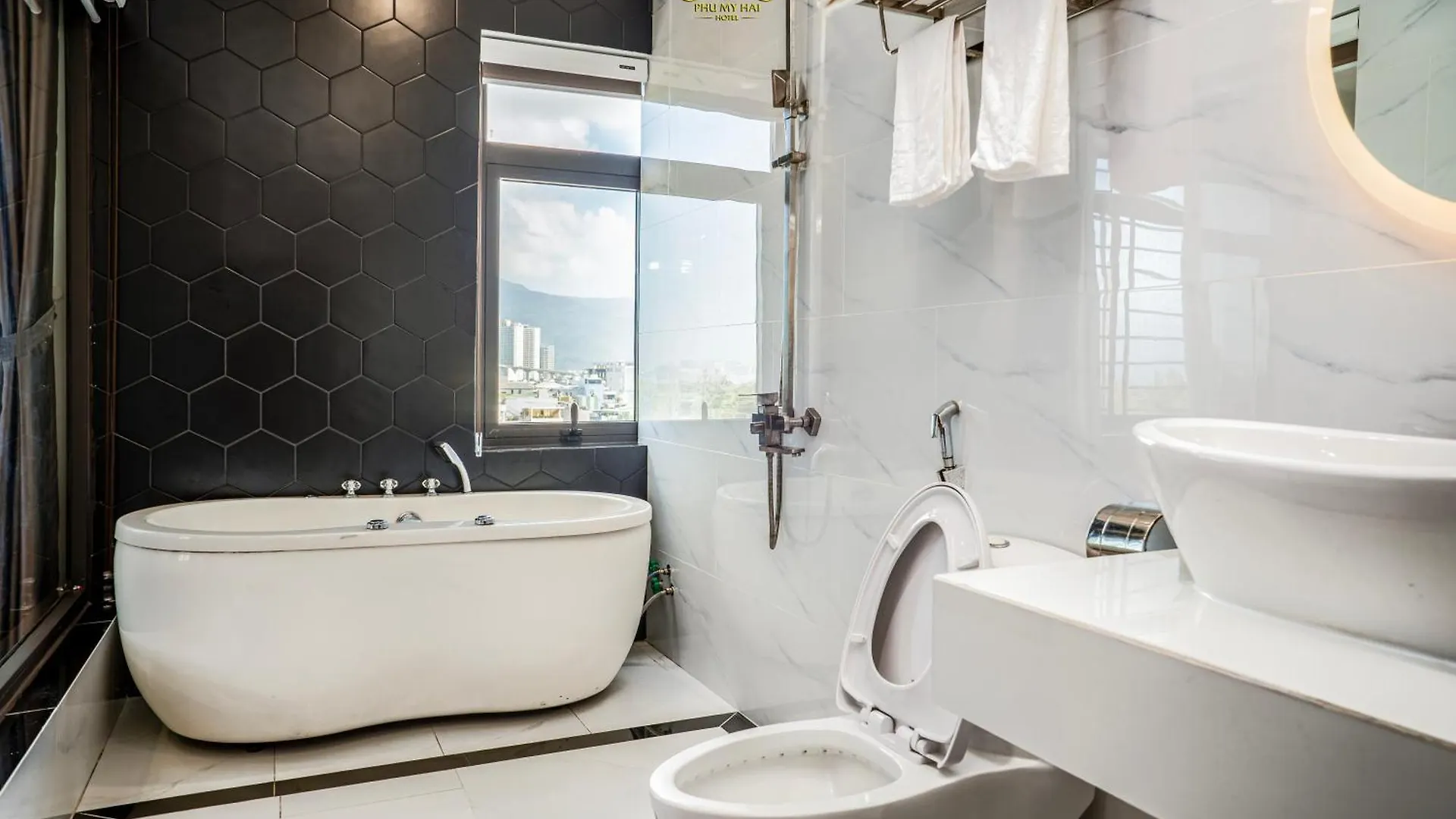 Phu My Hai Hotel Da Nang 2*,  Vietnam